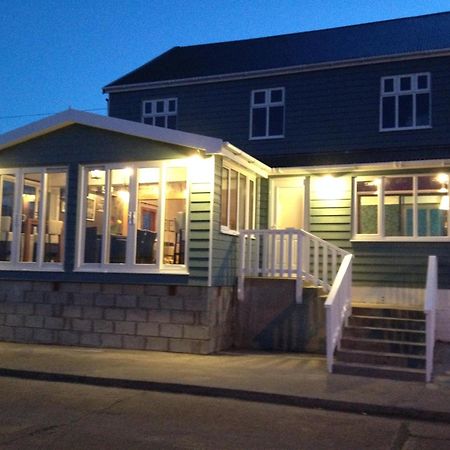 The Waterfront Boutique Hotel Стенли Екстериор снимка