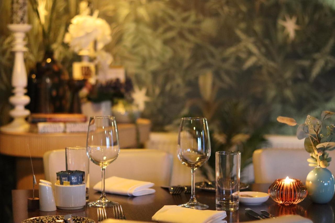 The Waterfront Boutique Hotel Стенли Екстериор снимка